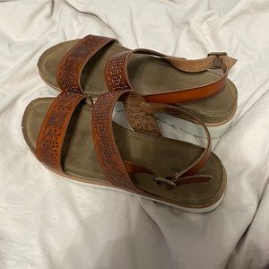 Platform sandals size 9